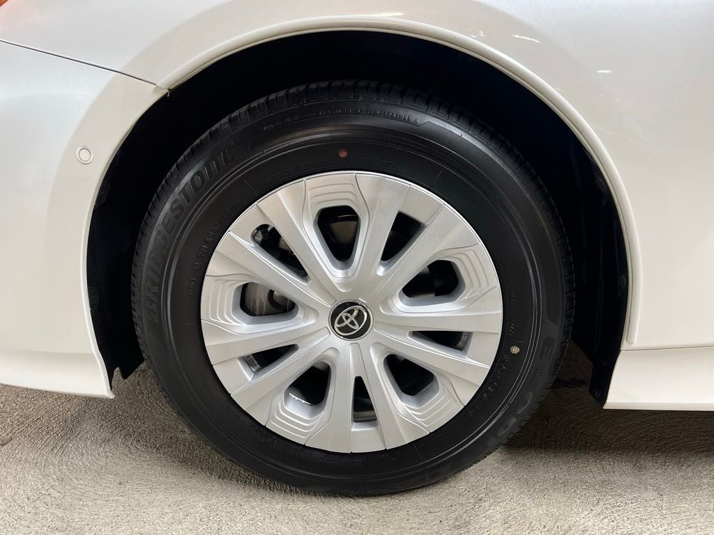 2022 Toyota Prius LE