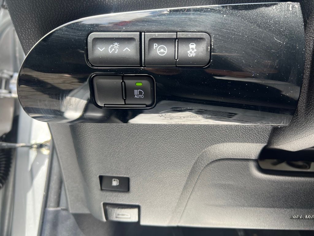 2022 Toyota Prius Base