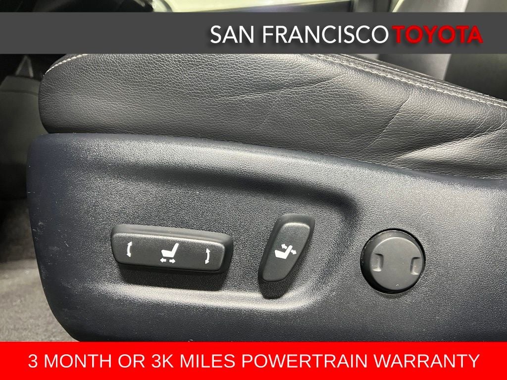 2015 Toyota Prius v Four