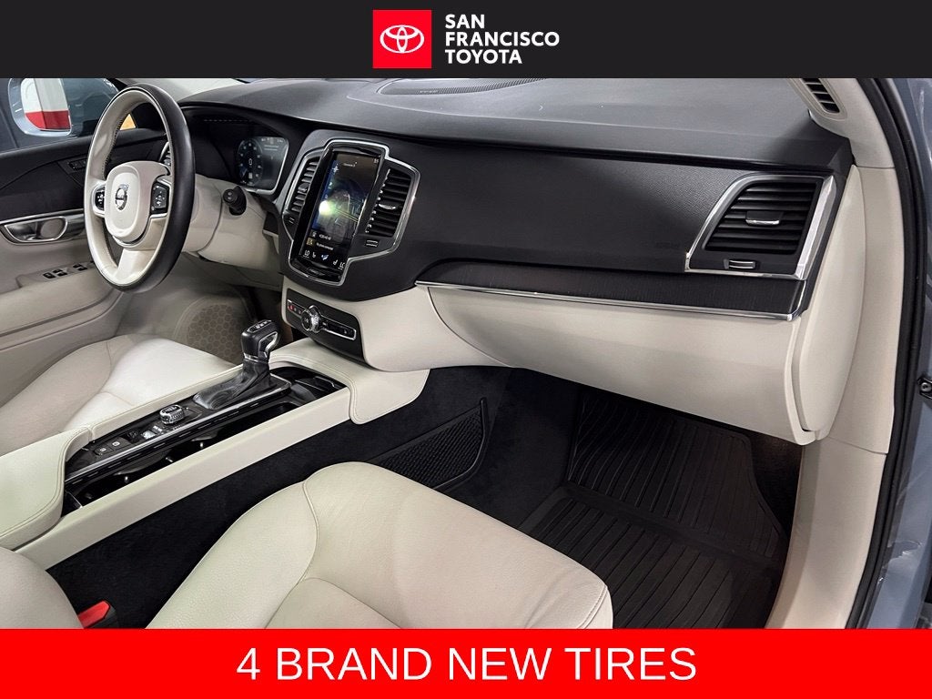 2020 Volvo XC90 T6 Momentum
