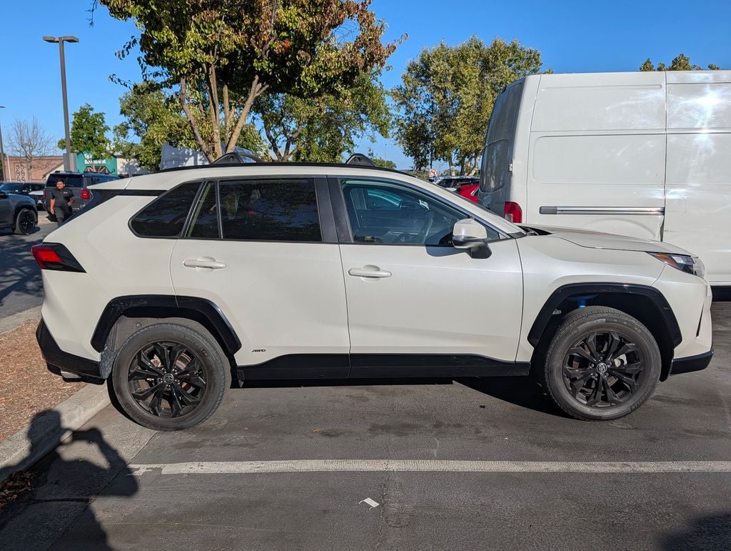 2022 Toyota RAV4 Hybrid SE