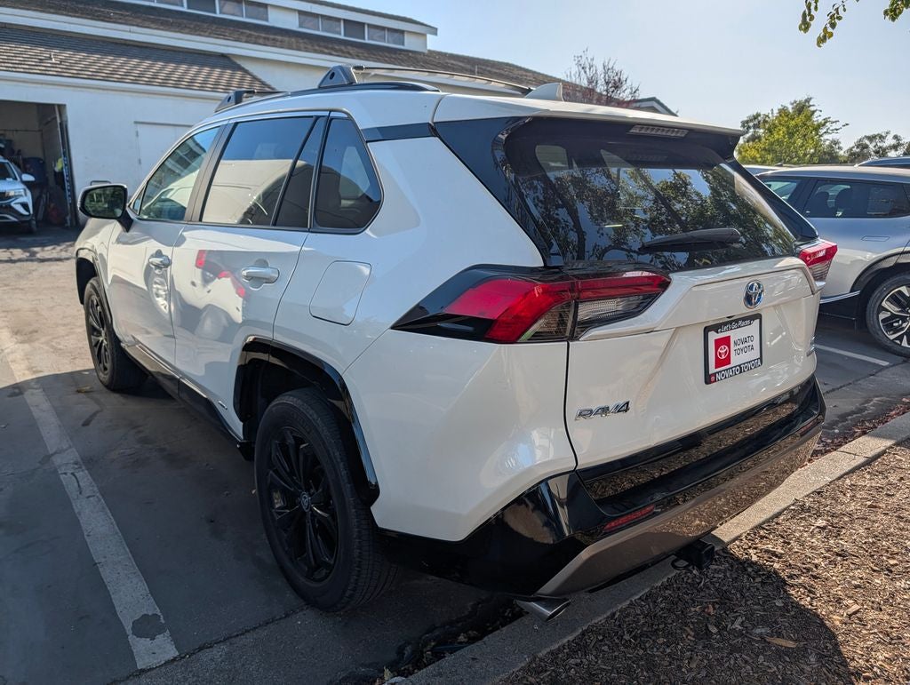 2022 Toyota RAV4 Hybrid SE