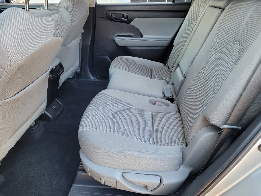 2022 Toyota Highlander L