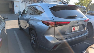 2022 Toyota Highlander Hybrid XLE