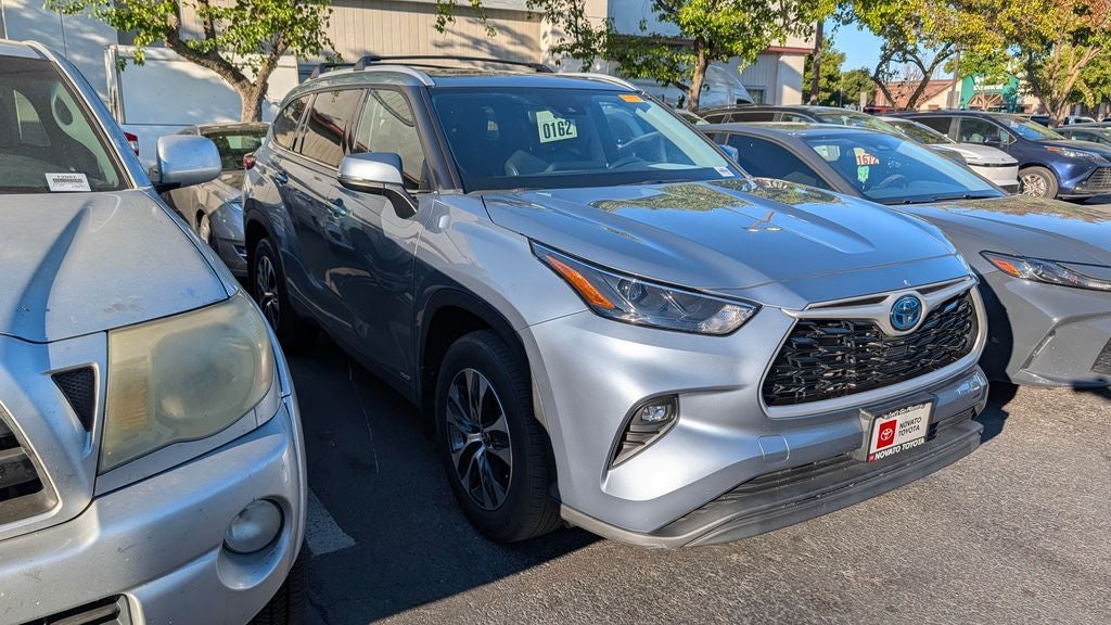 2022 Toyota Highlander Hybrid XLE