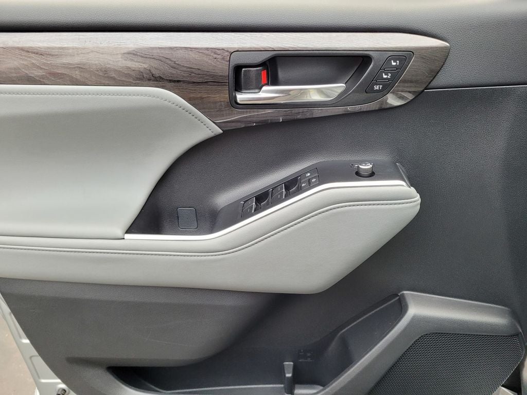 2024 Toyota Highlander Platinum