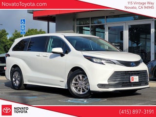 2021 Toyota Sienna LE 8 Passenger