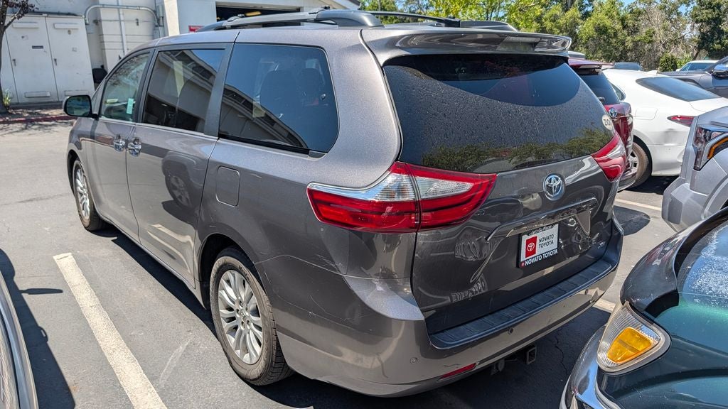 2016 Toyota Sienna XLE 8 Passenger