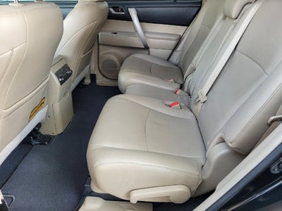 2012 Toyota Highlander SE