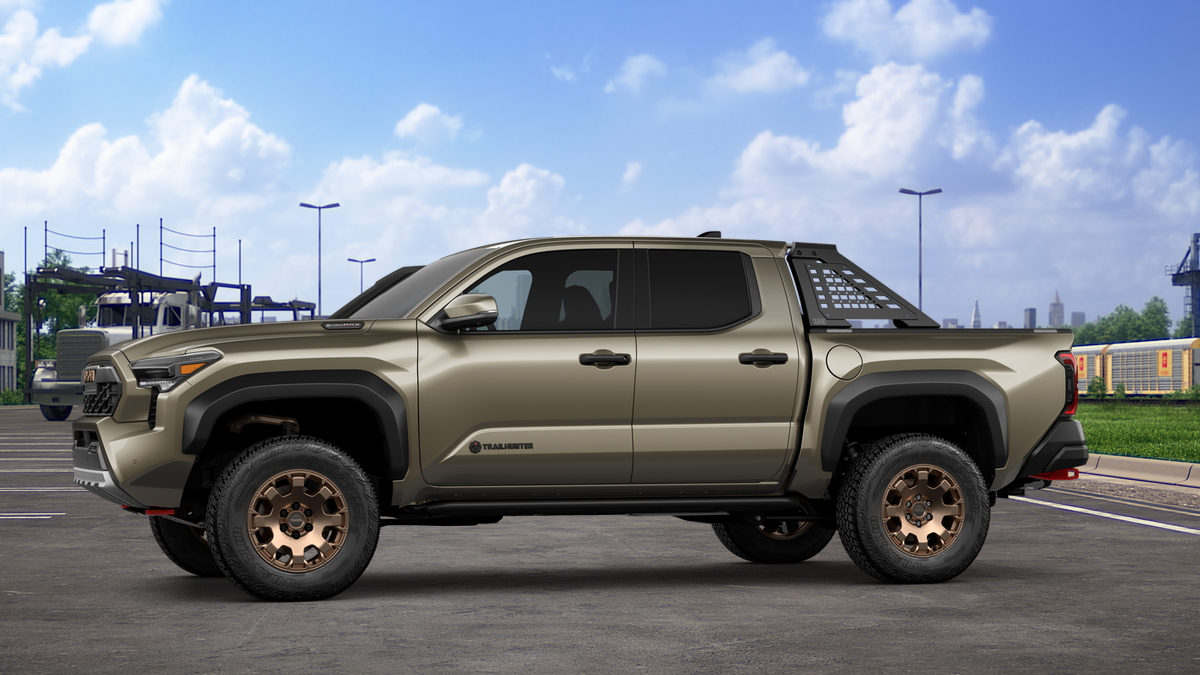 2026 Toyota Tacoma i-FORCE MAX Tacoma Trailhunter