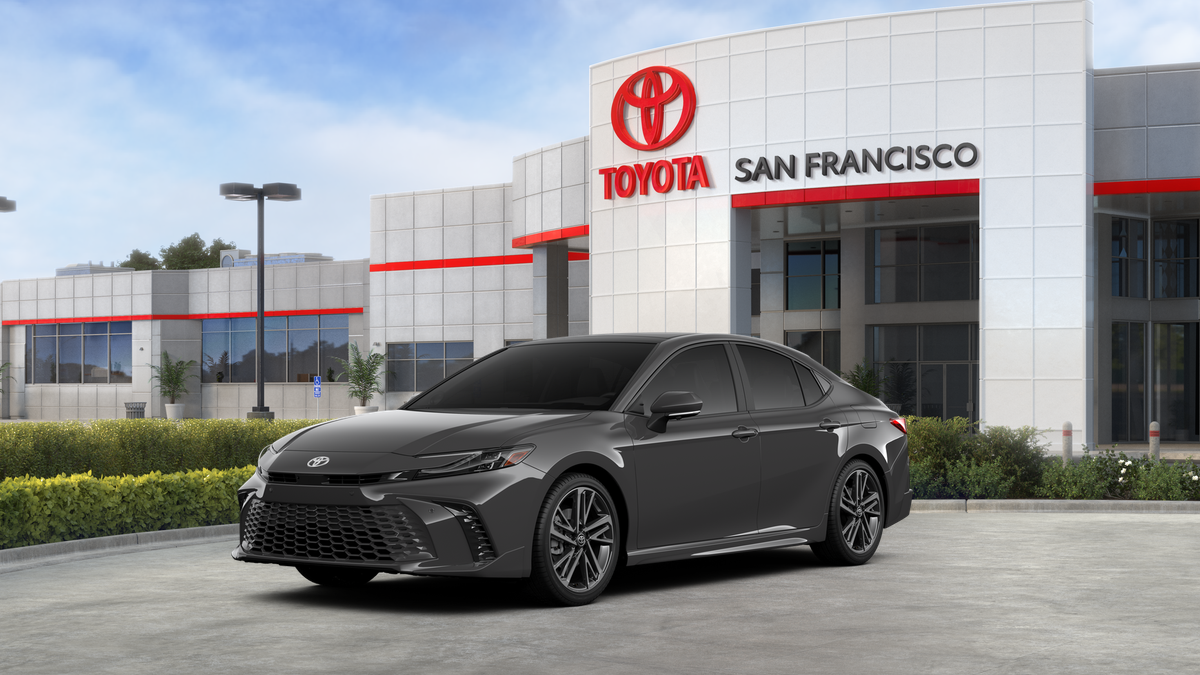 2026 Toyota Camry XSE Hybrid's photo