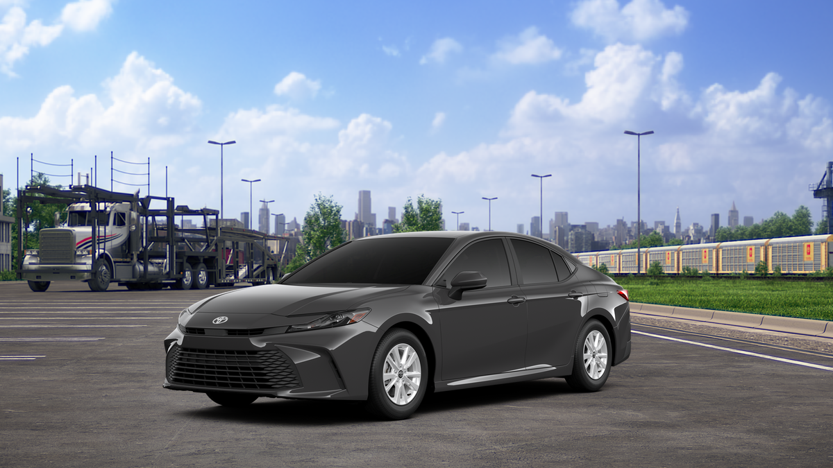 2026 Toyota Camry LE Hybrid's photo