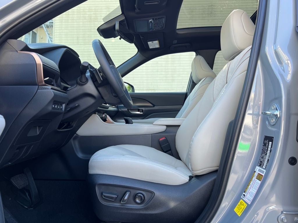 2026 Toyota Grand Highlander Hybrid MAX Platinum