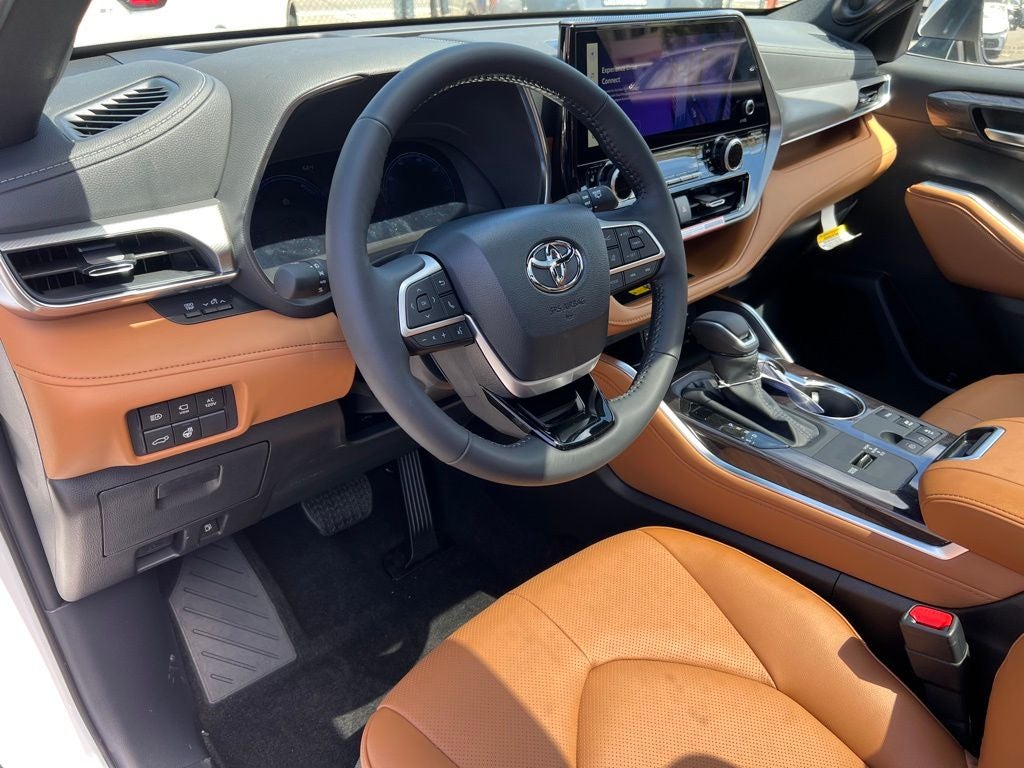 2026 Toyota Highlander Hybrid Platinum
