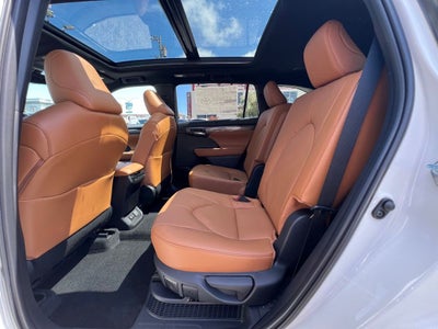 2026 Toyota Highlander Hybrid Platinum