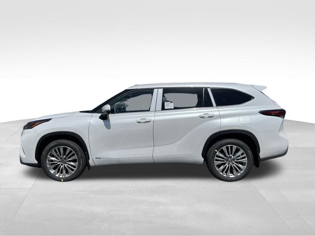 2026 Toyota Highlander Hybrid Platinum