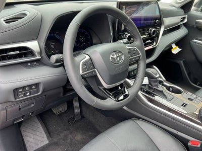 2026 Toyota Highlander Hybrid Platinum