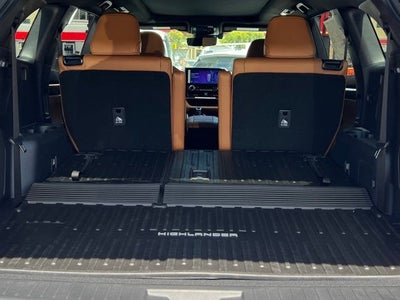 2026 Toyota Highlander Hybrid Platinum