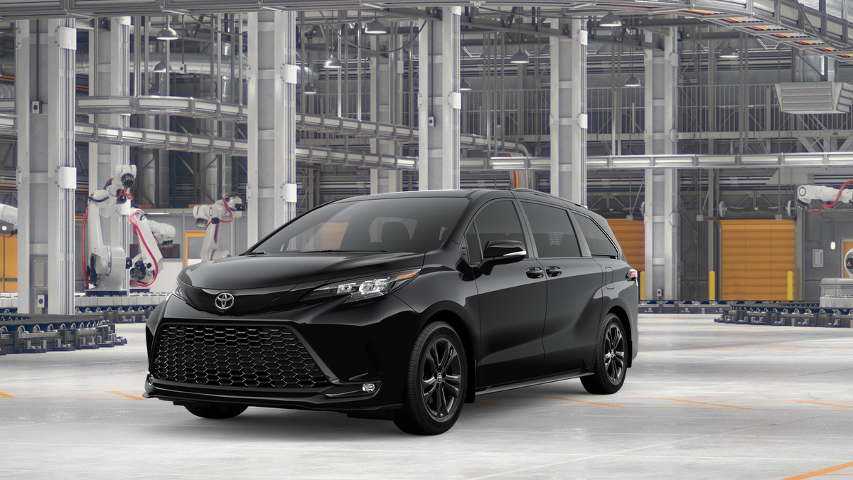 2026 Toyota Sienna XSE 7-Passenger Hybrid AWD's photo