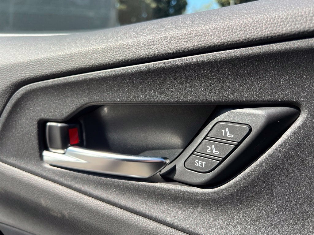 2027 Toyota Prius Plug-in Hybrid XSE Premium