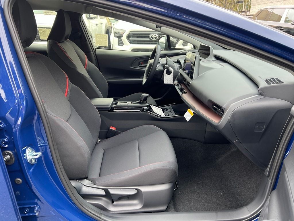 2027 Toyota Prius Plug-in Hybrid SE