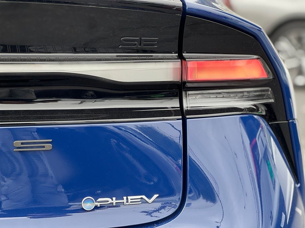 2027 Toyota Prius Plug-in Hybrid SE