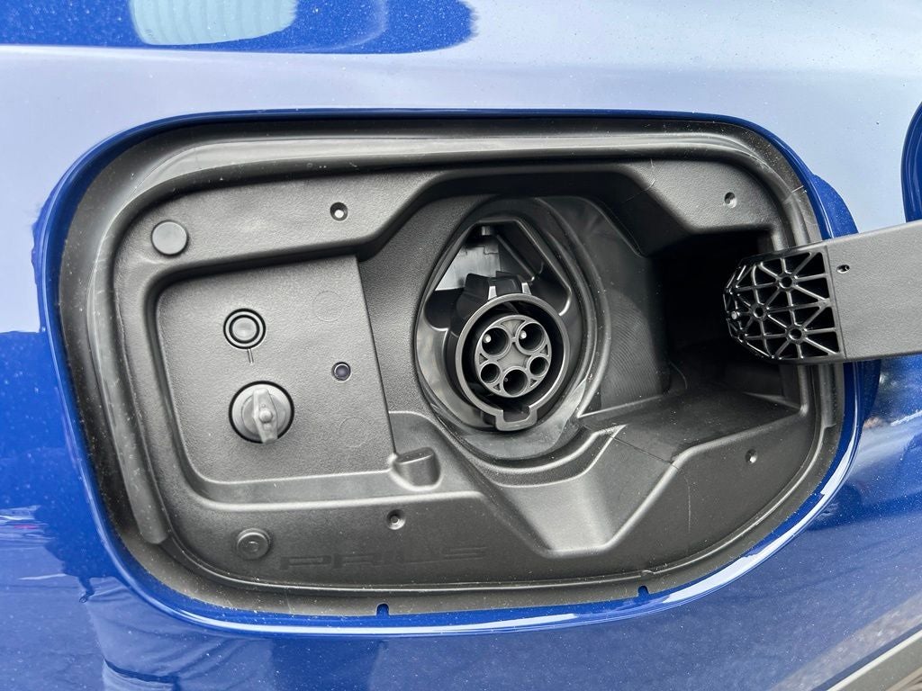 2027 Toyota Prius Plug-in Hybrid SE