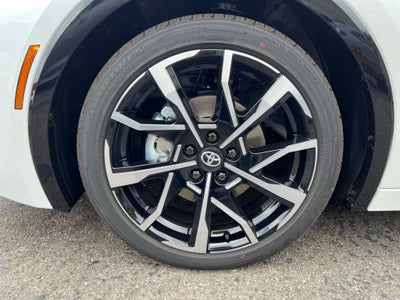 2027 Toyota Prius Plug-in Hybrid XSE