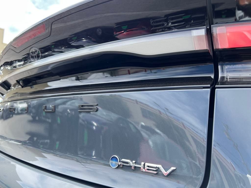 2026 Toyota Prius Plug-in Hybrid SE