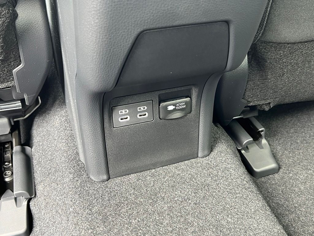 2027 Toyota Prius Plug-in Hybrid SE