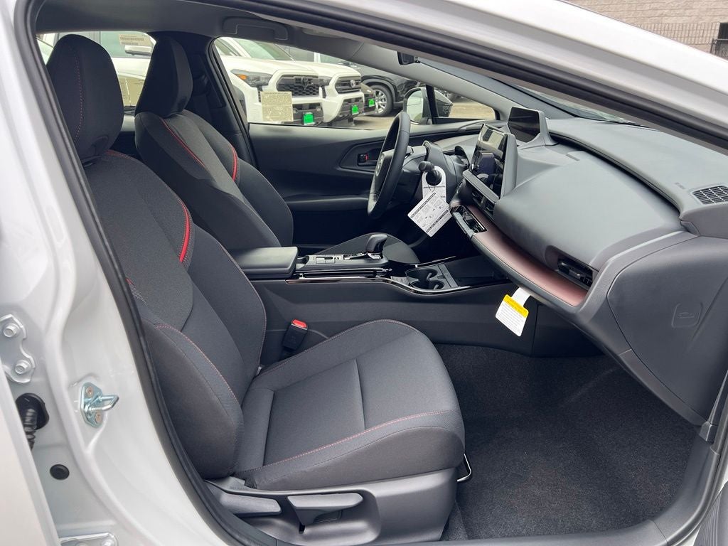 2027 Toyota Prius Plug-in Hybrid SE