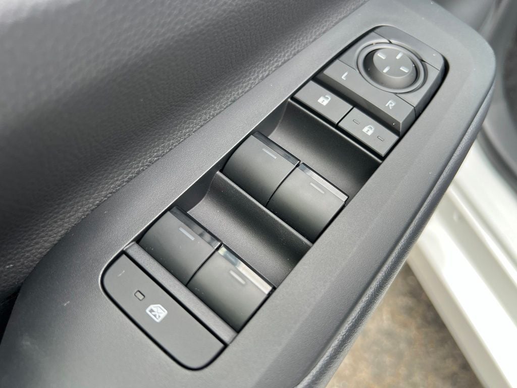 2027 Toyota Prius Plug-in Hybrid SE