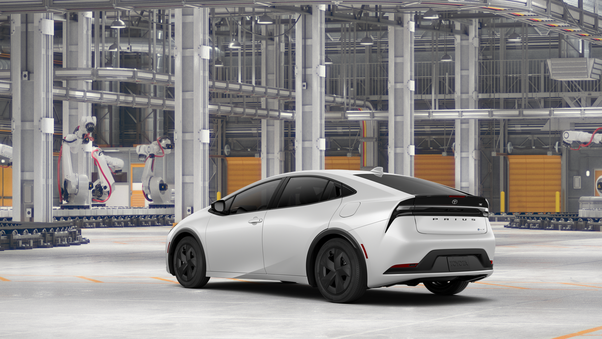 2027 Toyota Prius Plug-in Hybrid SE