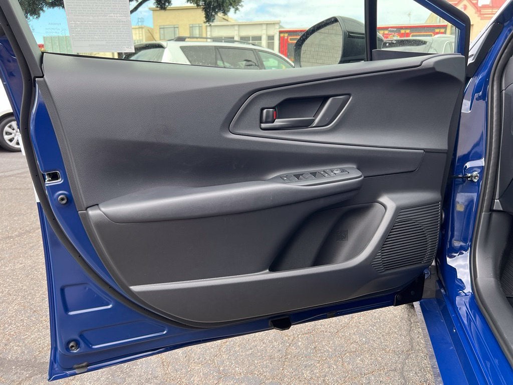 2027 Toyota Prius Plug-in Hybrid SE