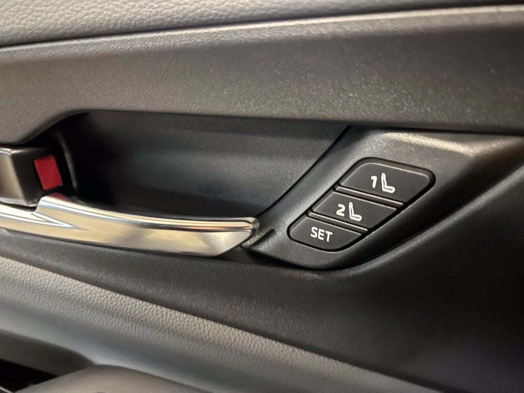 2027 Toyota Prius Limited AWD