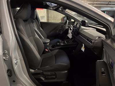 2027 Toyota C-HR SE
