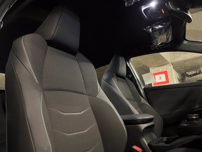 2027 Toyota C-HR SE