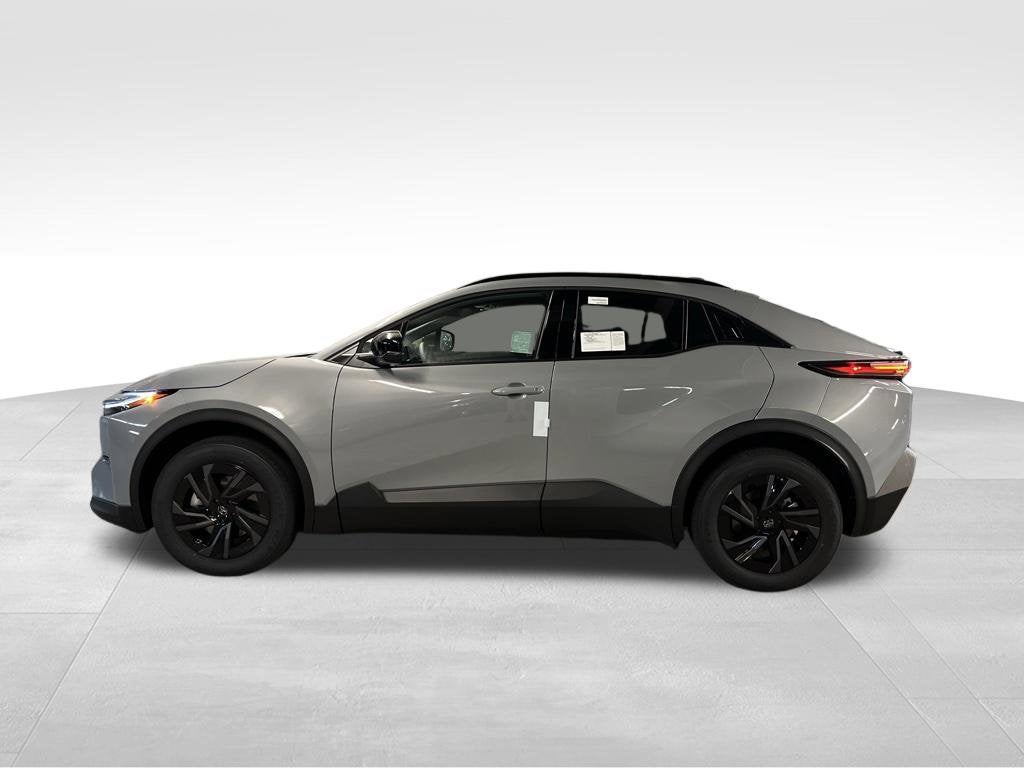 2027 Toyota C-HR SE