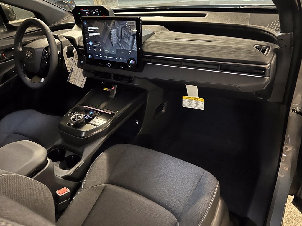 2027 Toyota C-HR SE