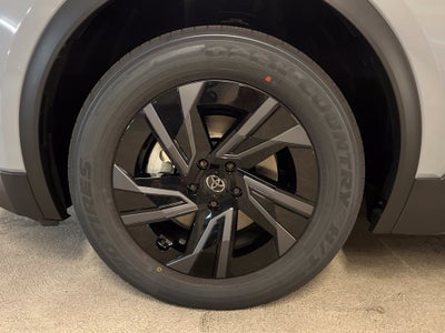 2027 Toyota C-HR SE