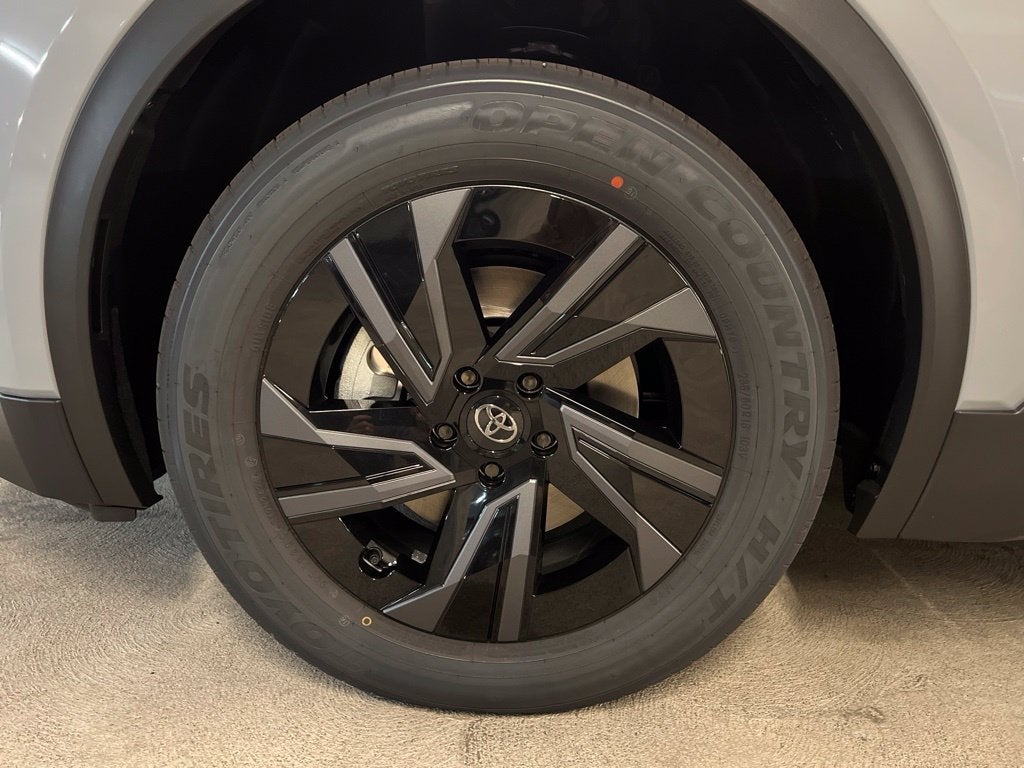 2027 Toyota C-HR SE