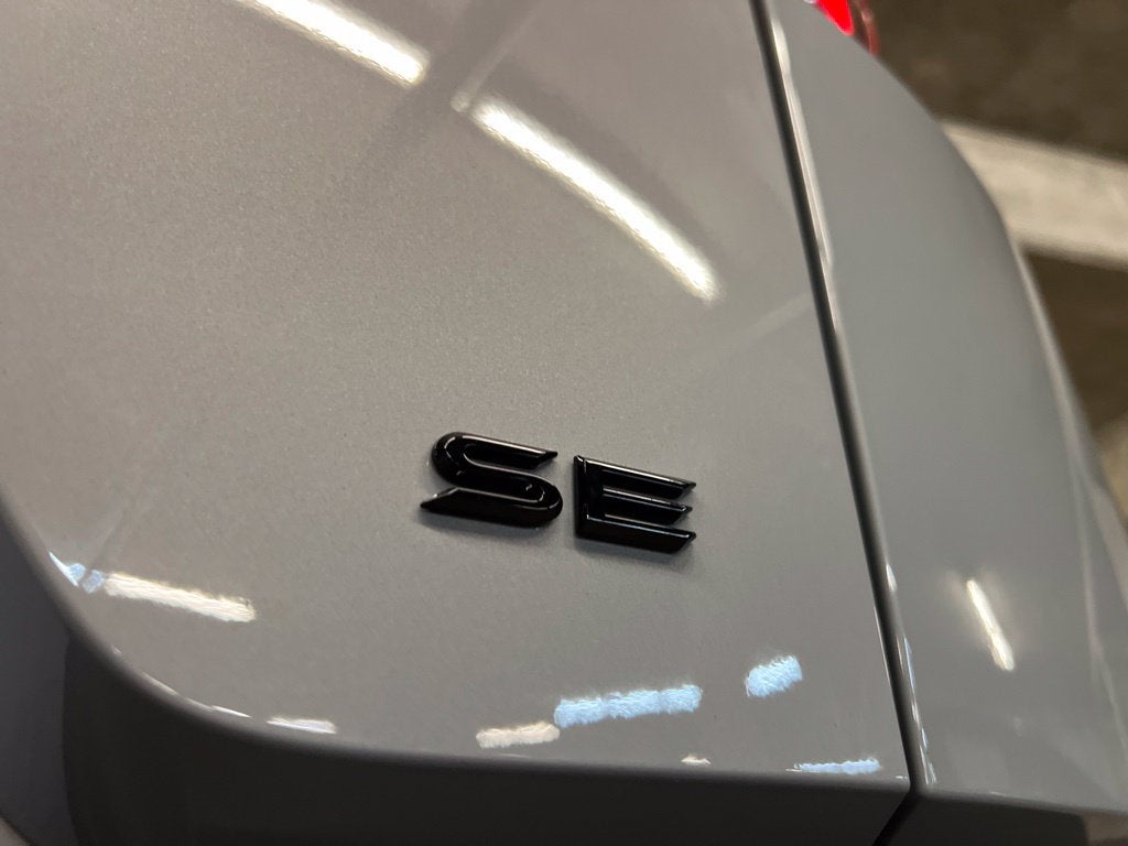 2027 Toyota C-HR SE