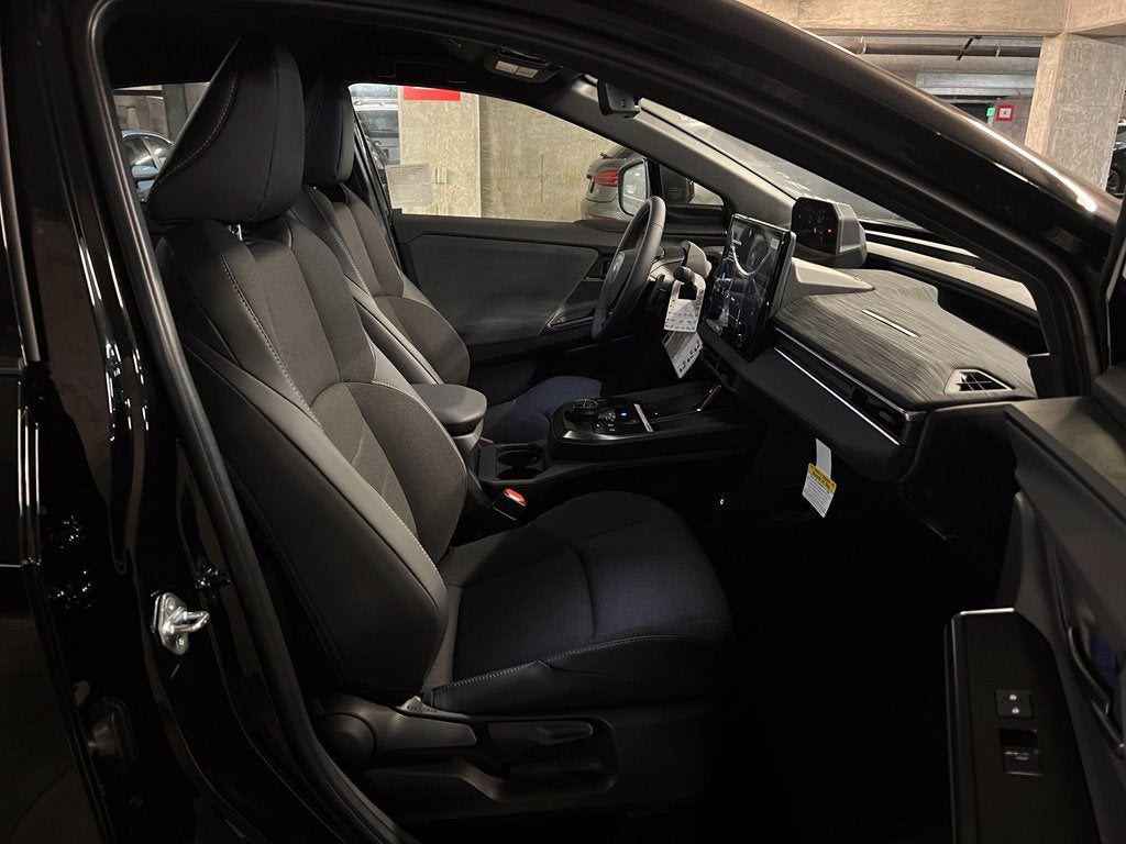 2027 Toyota C-HR SE