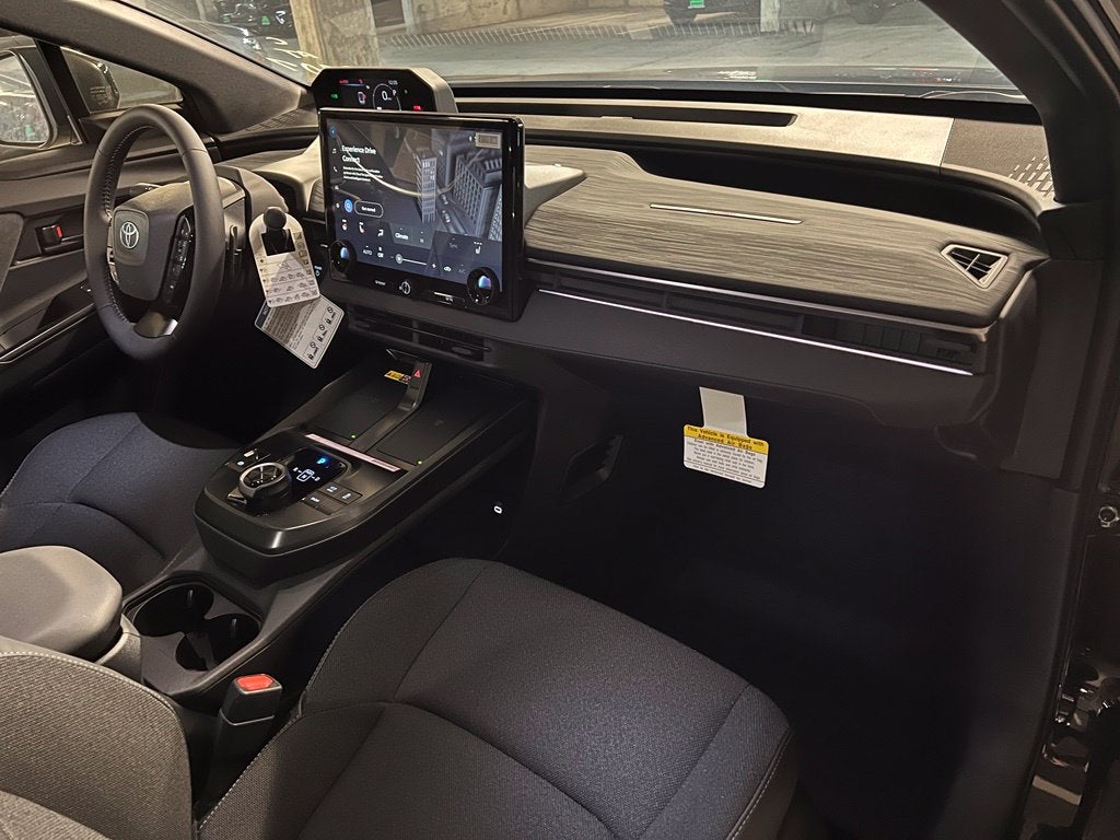 2027 Toyota C-HR SE