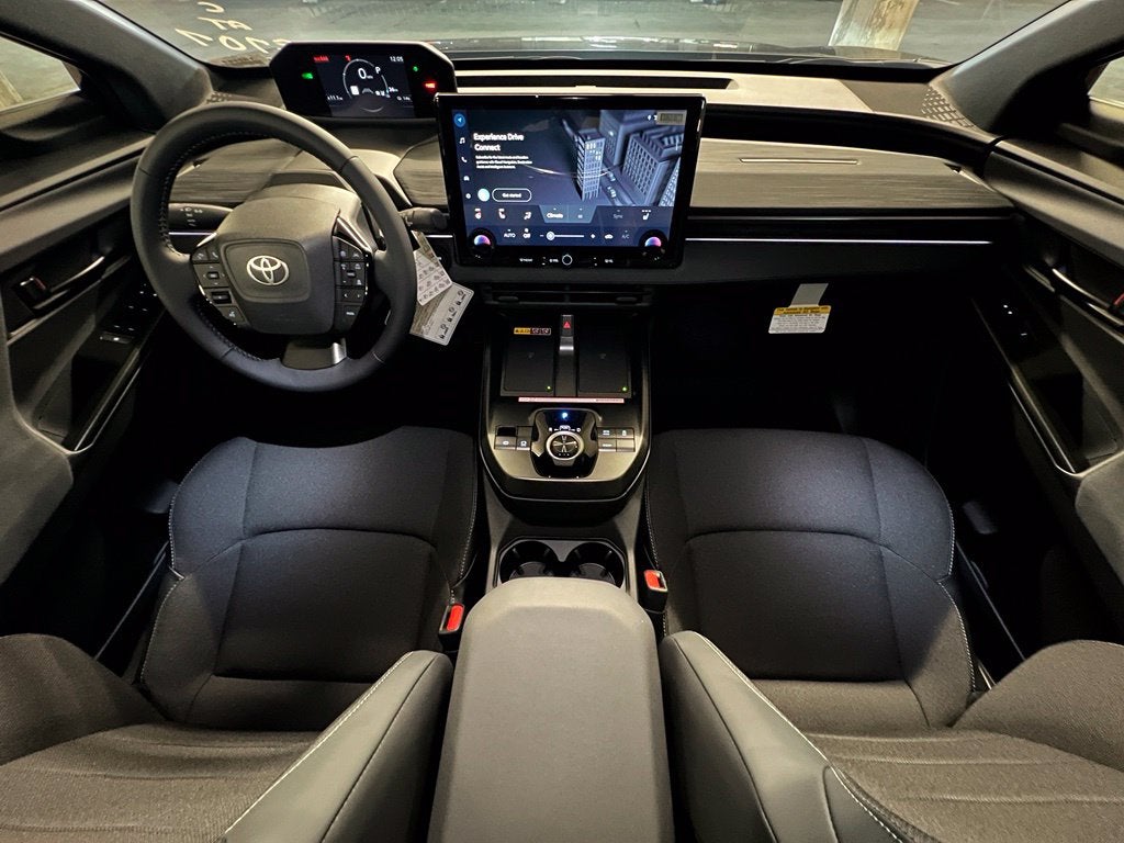 2027 Toyota C-HR SE