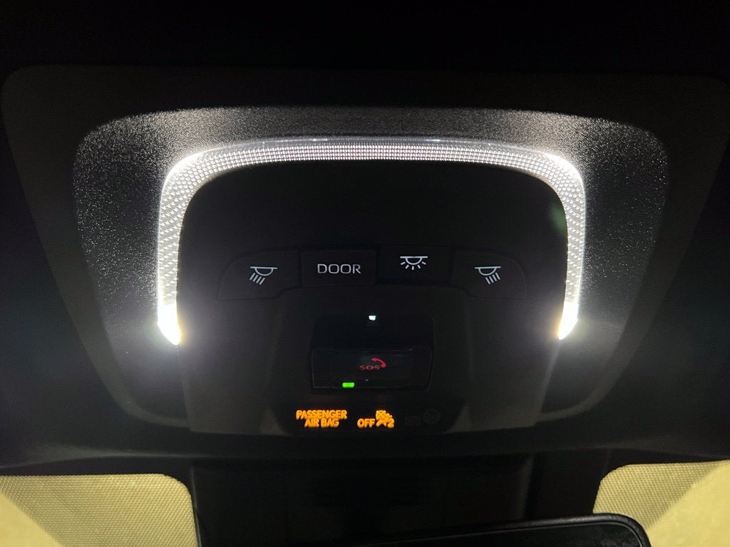 2027 Toyota C-HR SE