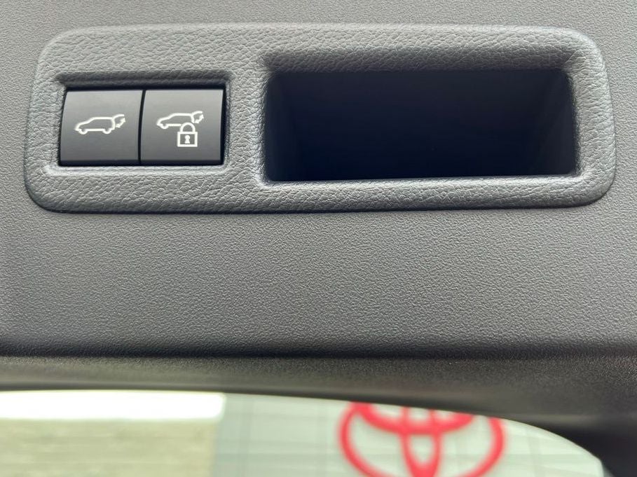 2026 Toyota C-HR XSE