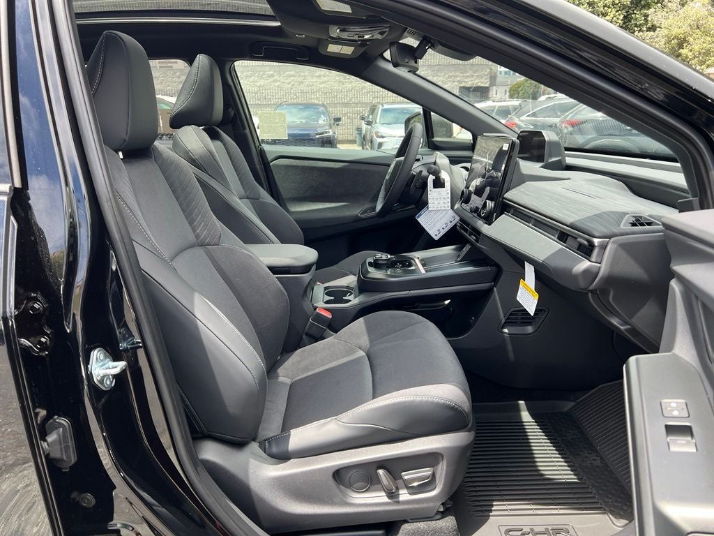 2026 Toyota C-HR XSE