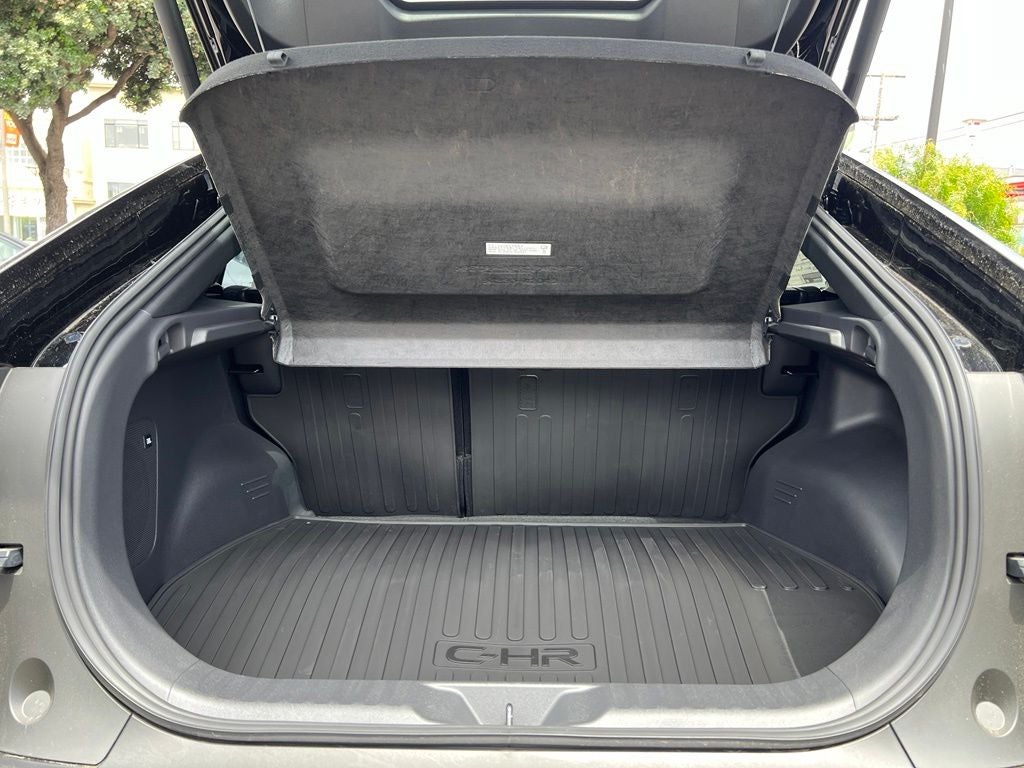 2026 Toyota C-HR XSE