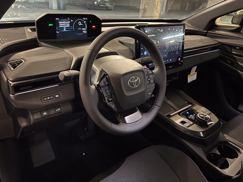 2027 Toyota C-HR SE